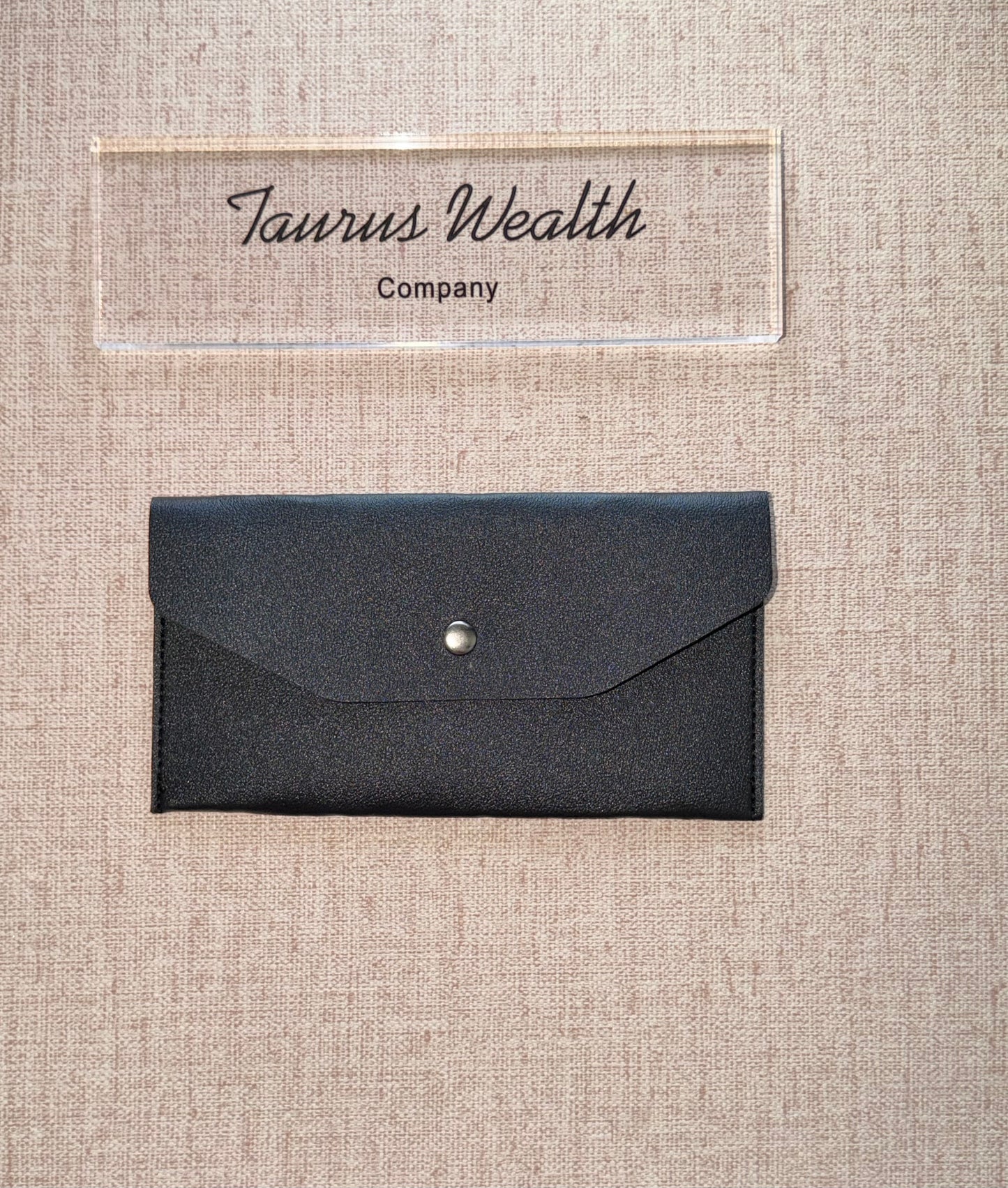 Snap closed cash wallet